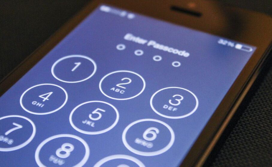 Zaklenjen zaslon mobilnega telefona