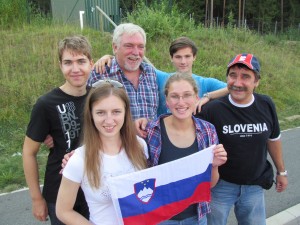 Slovenska ekipa in spremljevalca