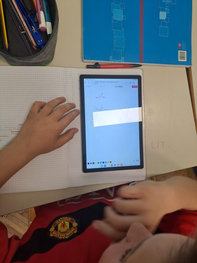 1000008136