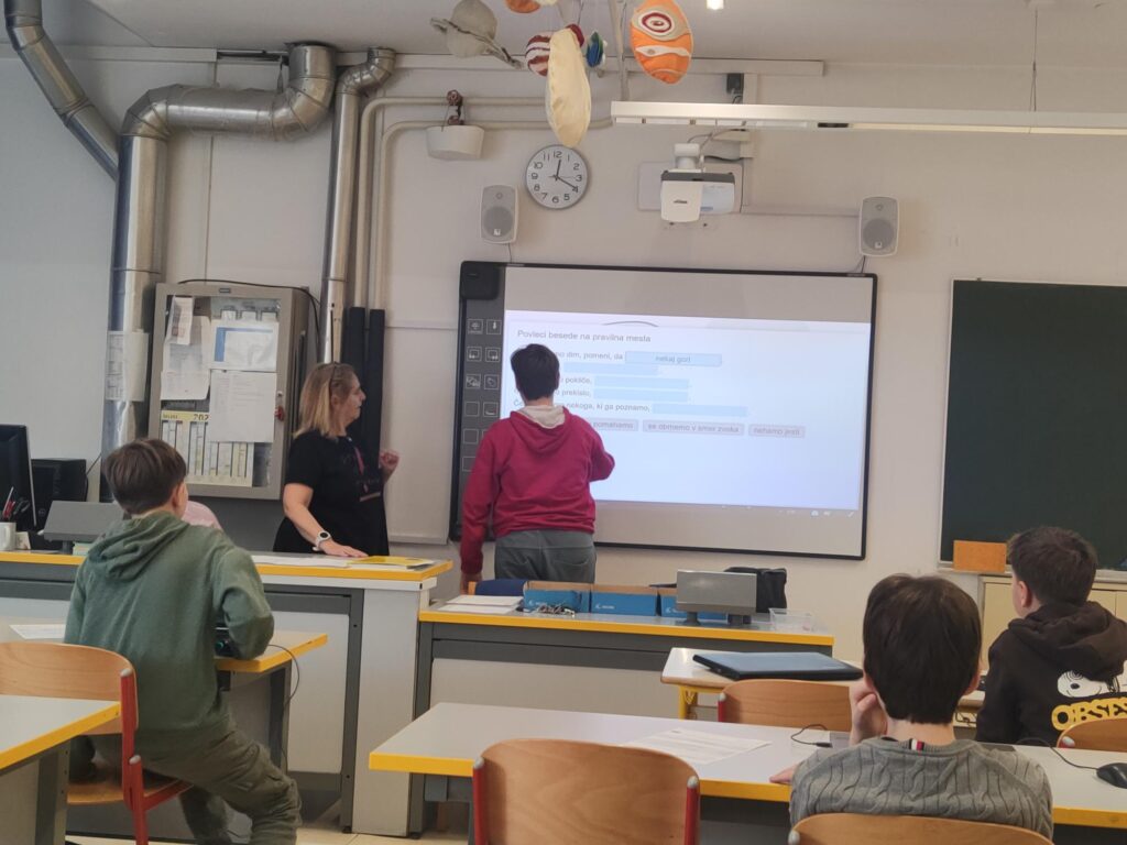 1000027215